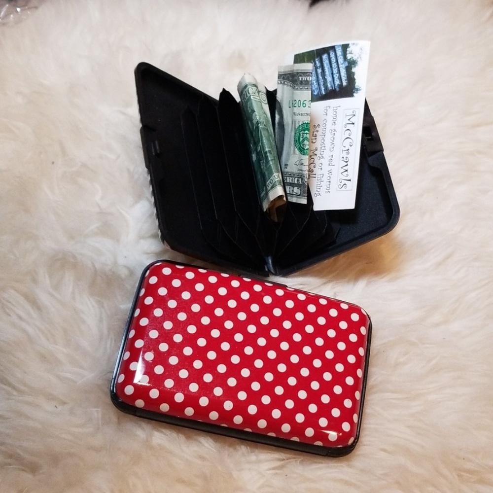 NWT Hard Card Case Magazine Wallet